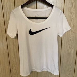 Nike top
